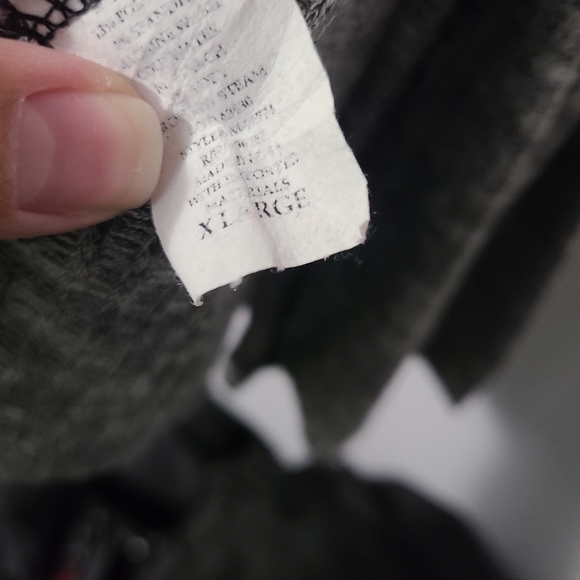 Soft Knit Sleeveless Cardigan - Picture 4 of 4